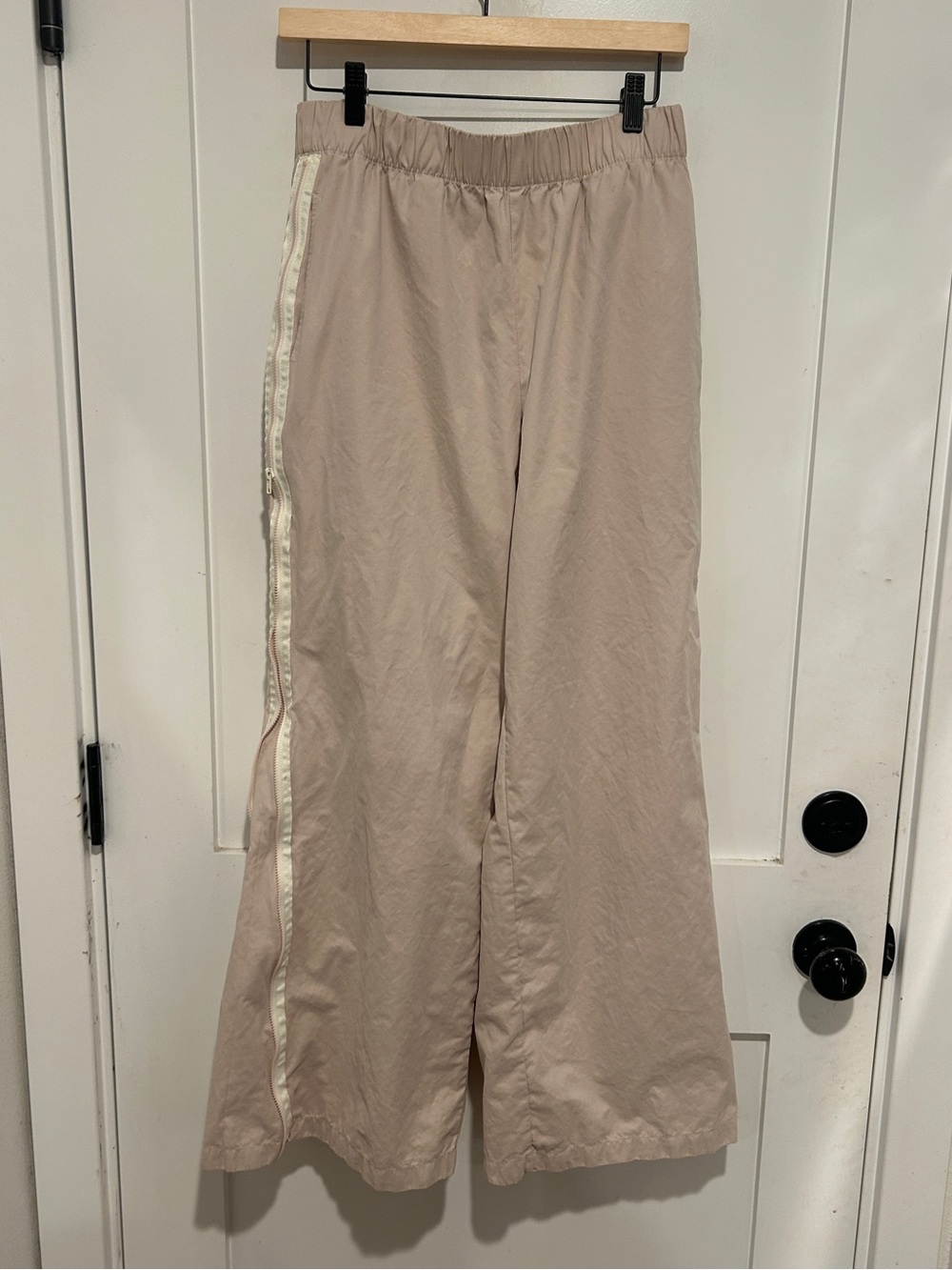Forever 21 Wide Leg Track Pants in Soft Pink with Side Zipper size large